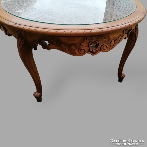 Baroque coffee table with glass top