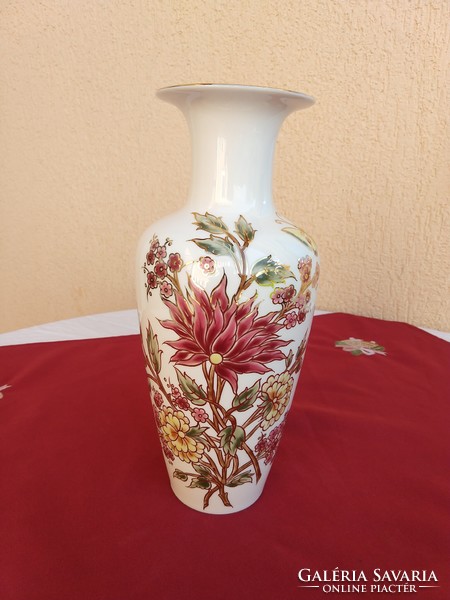 Large vase with flowers and butterflies by Zsolnay, 27 cm, brand new, gilded with 18 carat gold, no minimum price