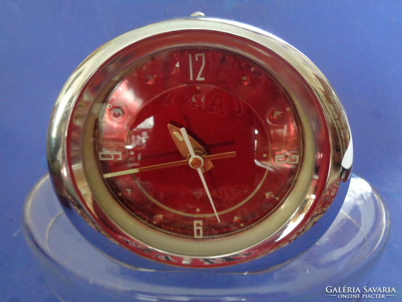 Design retro alarm clock showing seconds