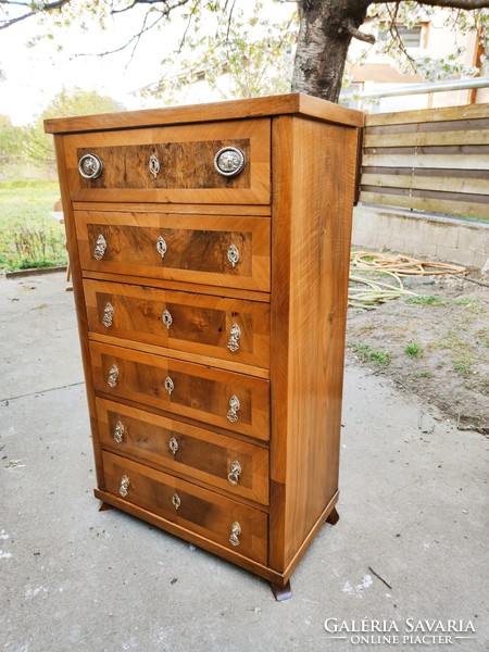 Very nice, 6-drawer, walnut veneered antique chest of drawers / chest of drawers