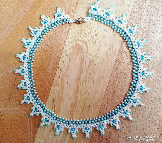 White-turquoise folk pearl necklace