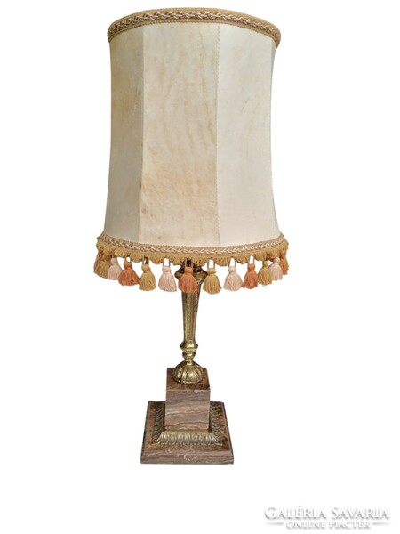 Réz-márvány asztali lámpa