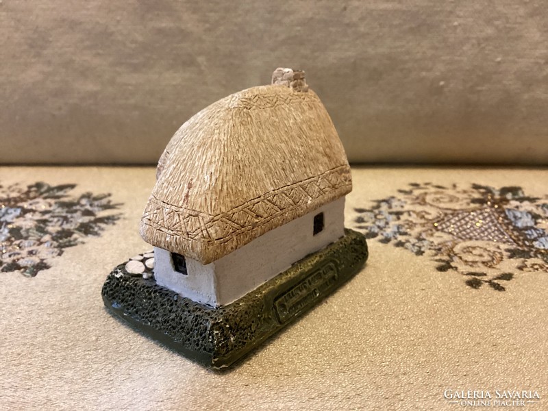Lilliput Lane jelzett kézzel készített miniatűr házikó makett játék minikert dekoráció