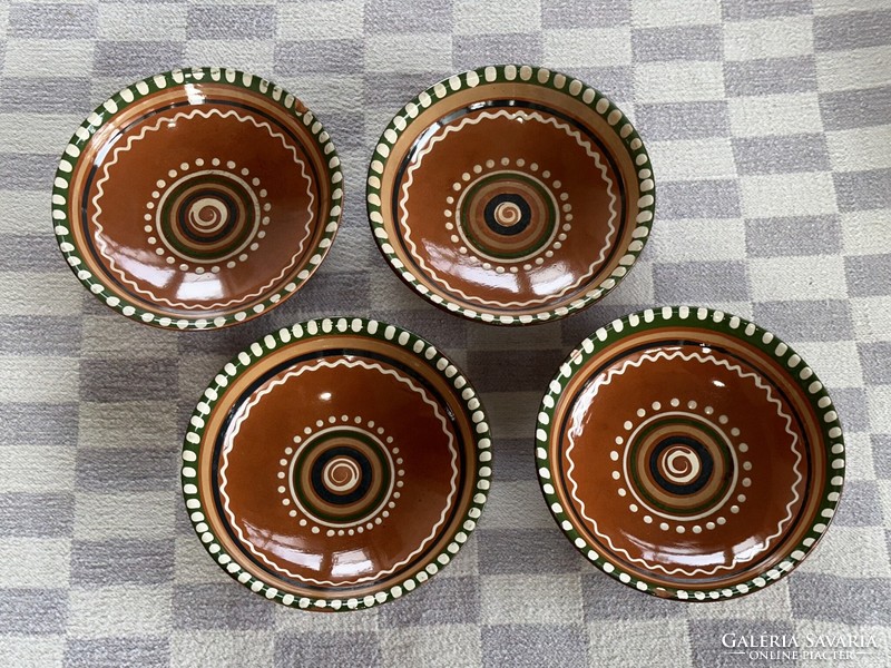 Glazed ceramic plate 4 pcs together with folk patterned earthenware bowl