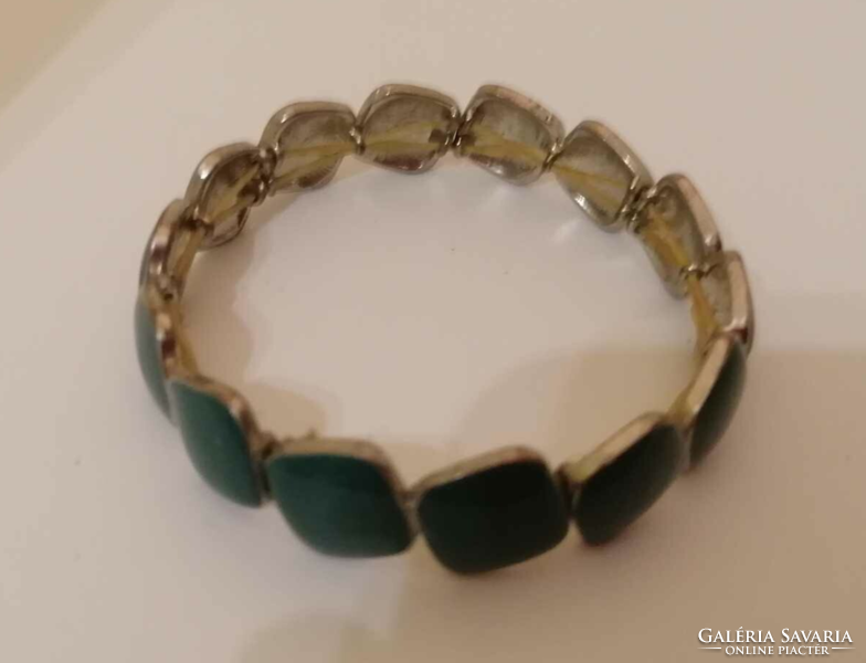 New! Green enameled rubber bracelet with cube eyes