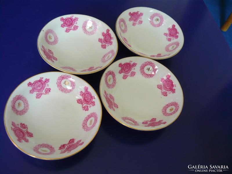 4 Chinese porcelain bowls