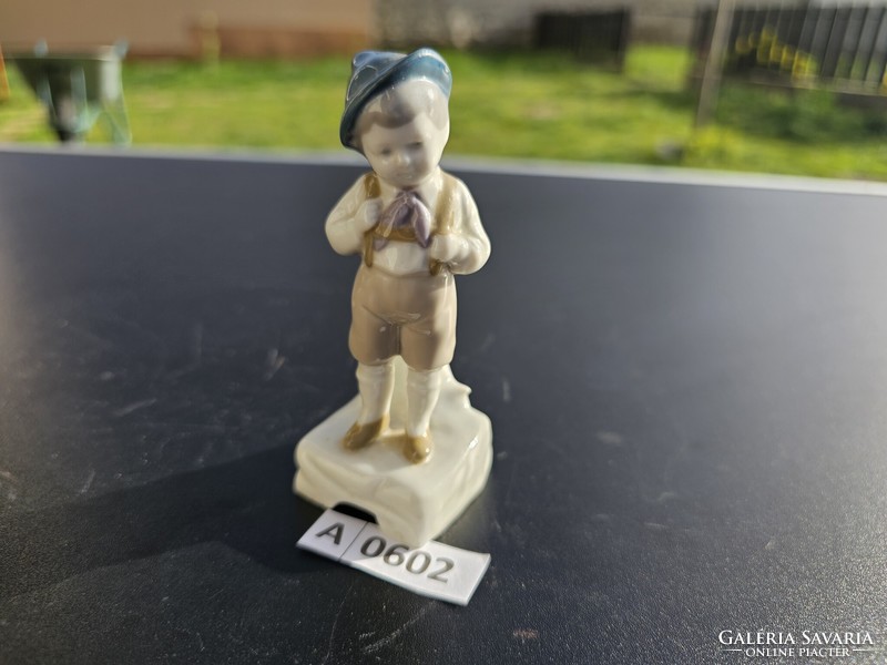 A0602 boy with porcelain hat 10 cm