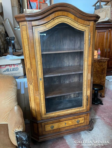 Display cabinet with drawers, patty legs
