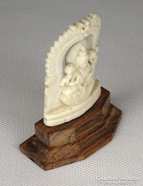 1Q936 Faragott csont Buddha szobor 7.3 cm