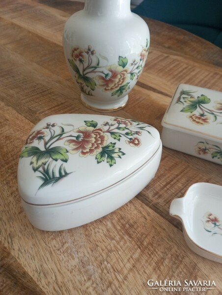 Hollóház porcelain set from HUF 1