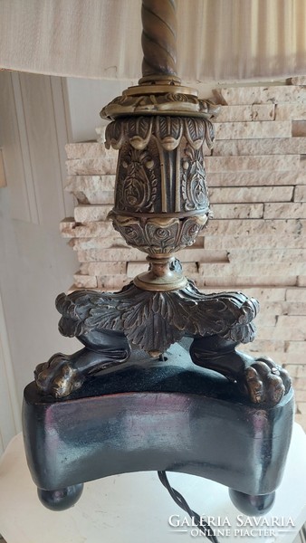 Antique table shade lamp with claws