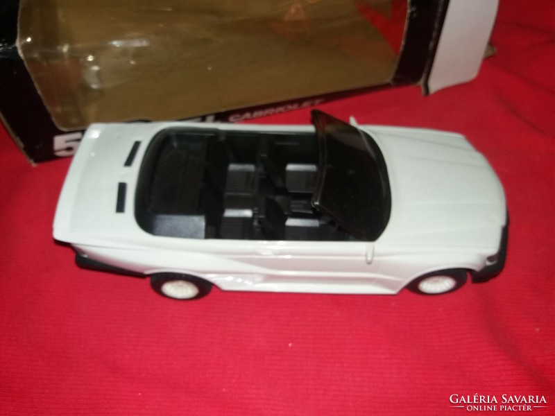 Retro mercedes 560 e cabrio with flywheel plastic model level toy car with box according to the pictures