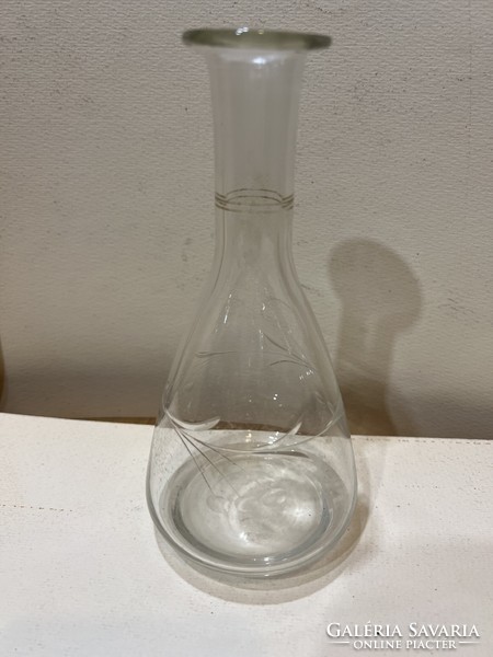 Dekanter, kiöntő üvegből, régi, vastagfalú, 18 x 9 cm-es. 4538