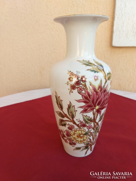 Large vase with flowers and butterflies by Zsolnay, 27 cm, brand new, gilded with 18 carat gold, no minimum price