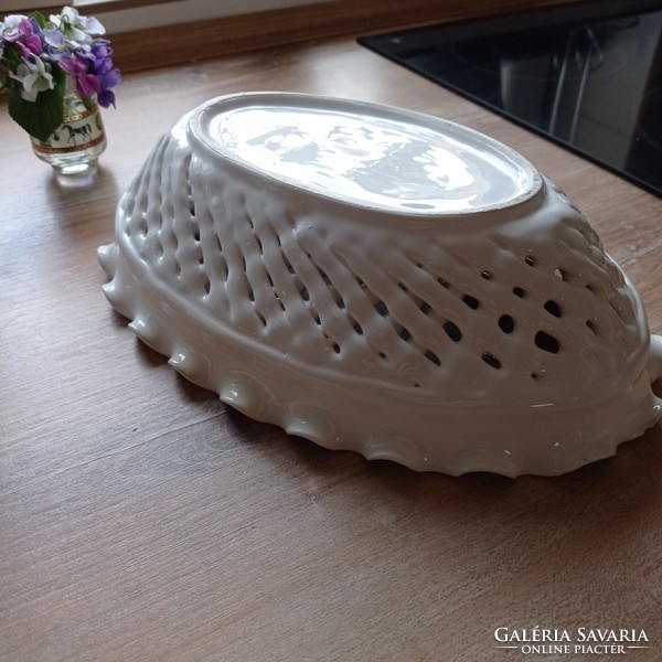 Large porcelain wicker serving tray, center of the table