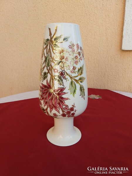 Large vase with flowers and butterflies by Zsolnay, 27 cm, brand new, gilded with 18 carat gold, no minimum price
