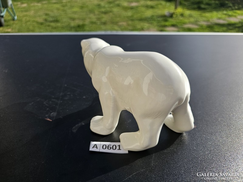 A0601 fs faianta sighisoara polar bear 17 cm