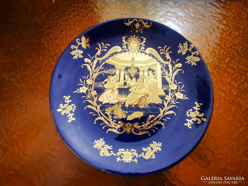 Gilded decorative bowl with a Chinese scene