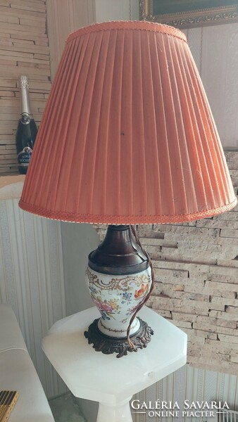 Antik, kézifestett, porcelántestű asztali ernyős lámpa
