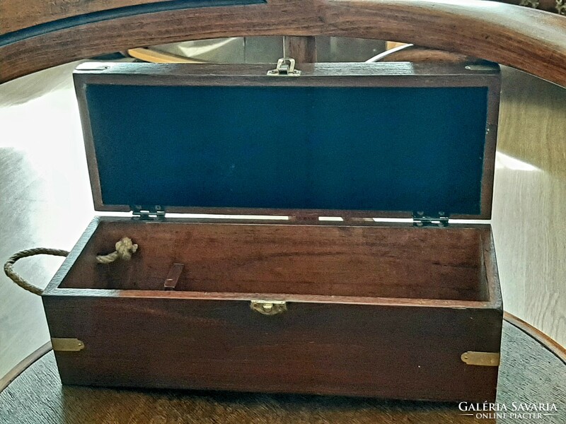 Drink holder in a wooden box decorated with sailor's knots, with copper straps, wine holder