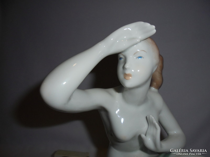 Aquincum porcelain nude female figure looking into the distance, statue, nipp