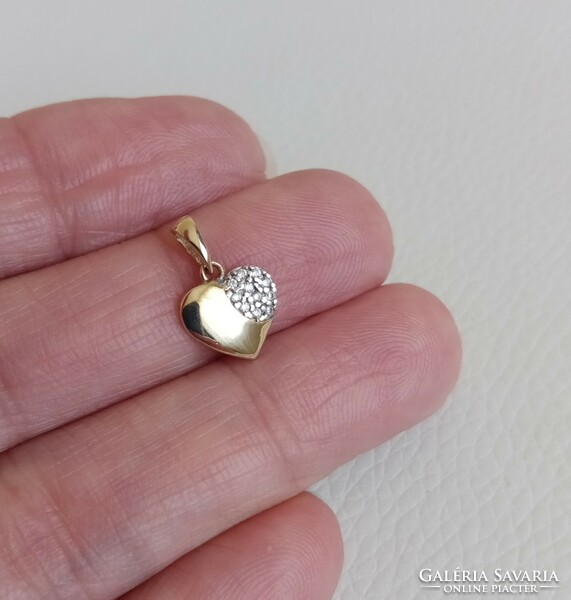 14 carat stone heart pendant