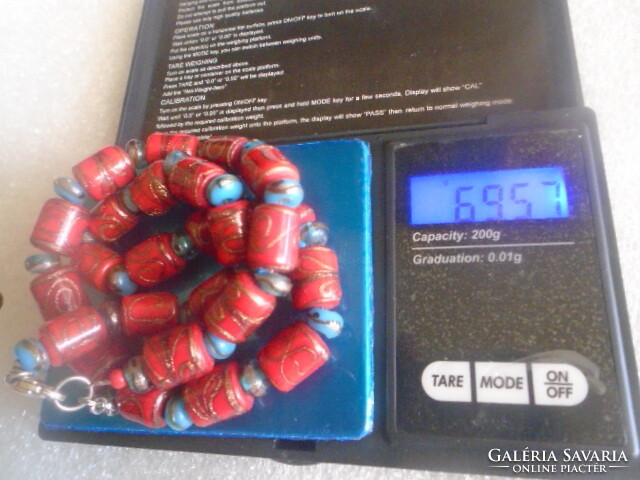 Régi muránói művészi üveg gyöngysor / galambvérvörös szinben pompázik  69,5 gramm