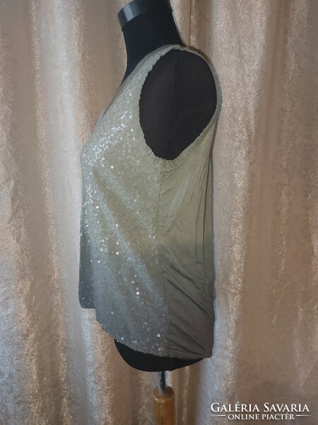 Prodotto italiano sequin casual sleeveless gradient back longer top. L/xl. Chest: 48-65cm