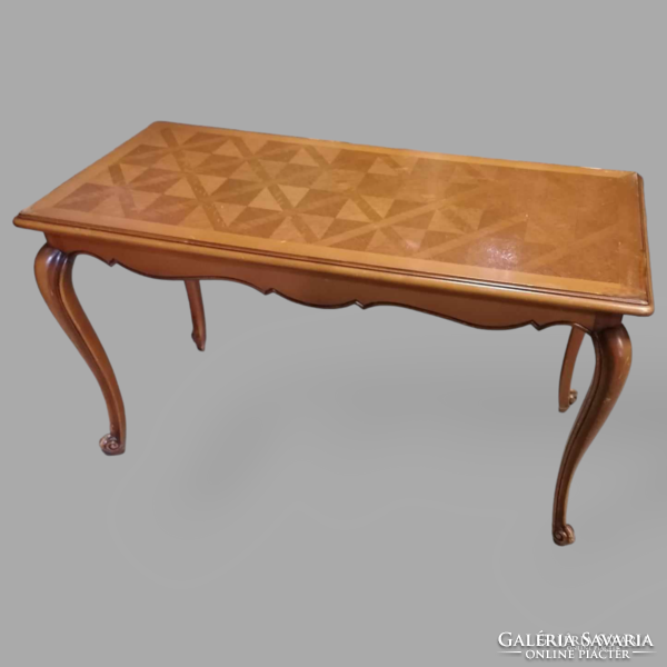 Neo-baroque coffee table