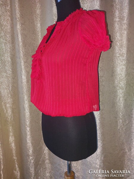 E-vie collection lenge ruffled red blouse. Novel. S. Chest: 48-55cm.