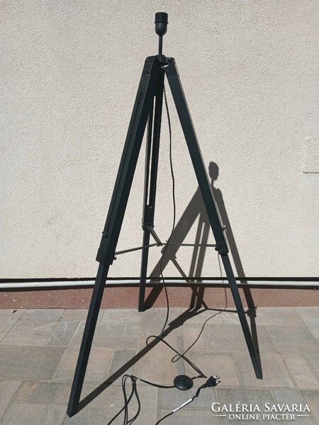 Vintage tripod állólámpa.