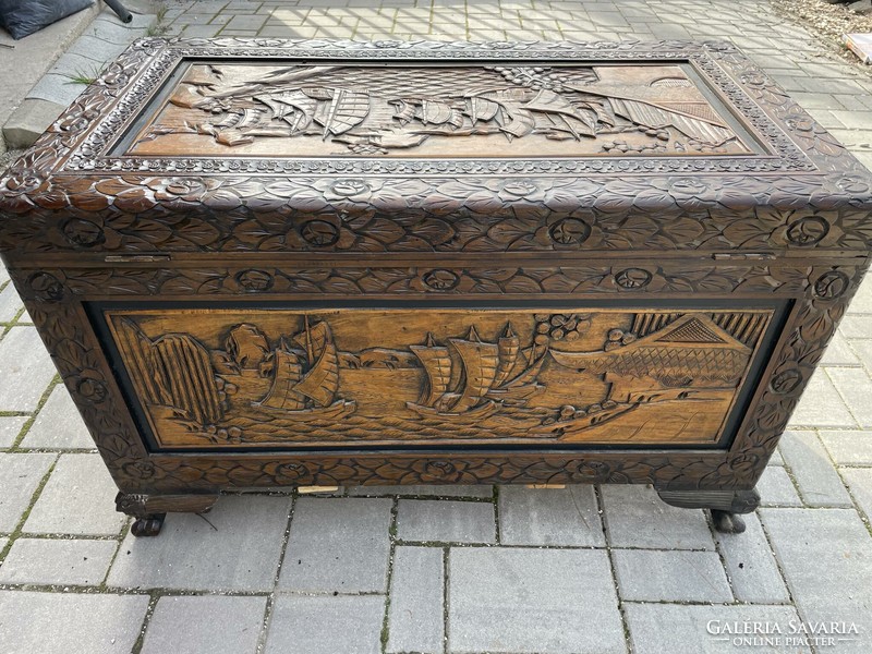 Huge Chinese sandalwood chest, Japanese, Oriental, Asian