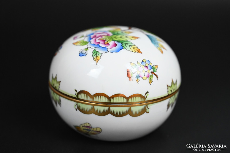 Herend porcelain bonbonnier with Victoria pattern, box with lid