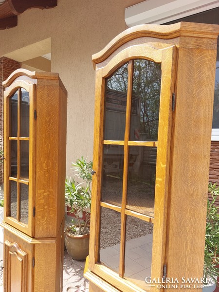 4 identical oak corner display cabinets for sale. Price /1 pc. Furniture is in good condition.
