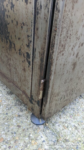 Lemezszekrény, bárszekrény