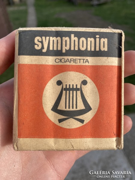 Symphonia Simphonia cigaretta bontatlan retro szocialista antik