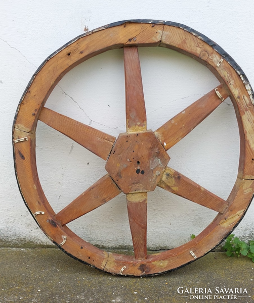 Village decoration, wall decoration! Old, antique horse-drawn carriage wooden wheel with metal tires, diameter 54 cm