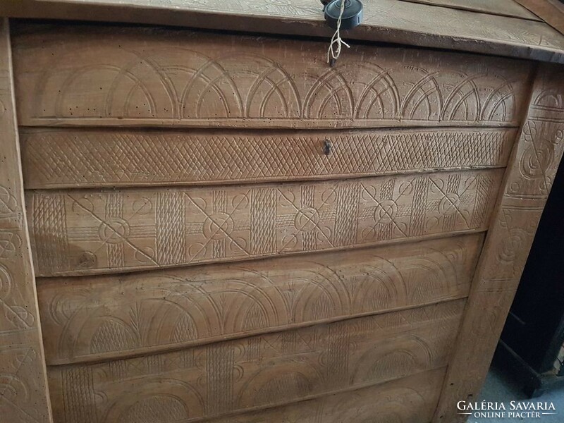 Gömör carved chest/suses for sale
