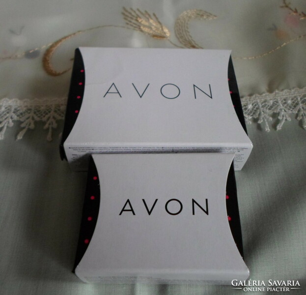 Avon necklace and bracelet