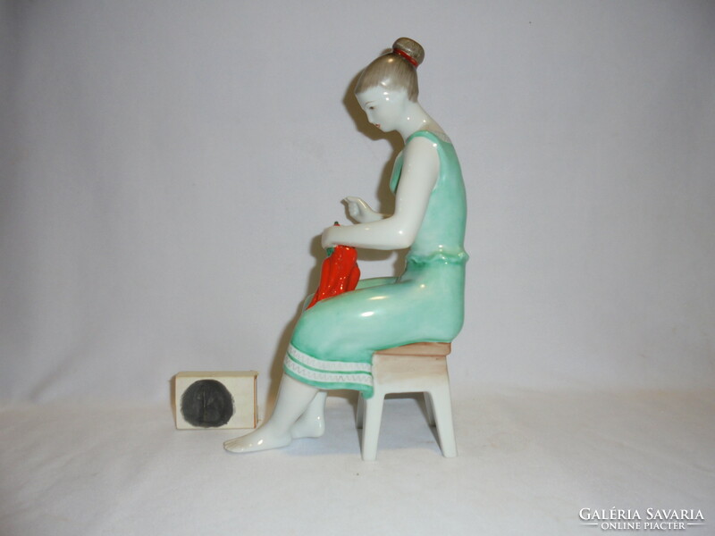 Hollóháza porcelain woman stringing paprika statue, figurine, nipp