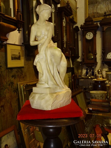 Antique female nude statue (after bathing) + pedestal total: 147 cm!!!