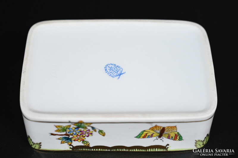 Large Herend porcelain box with Victoria pattern