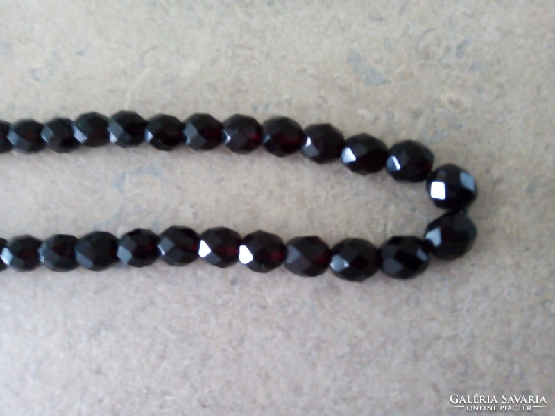 Black string of pearls