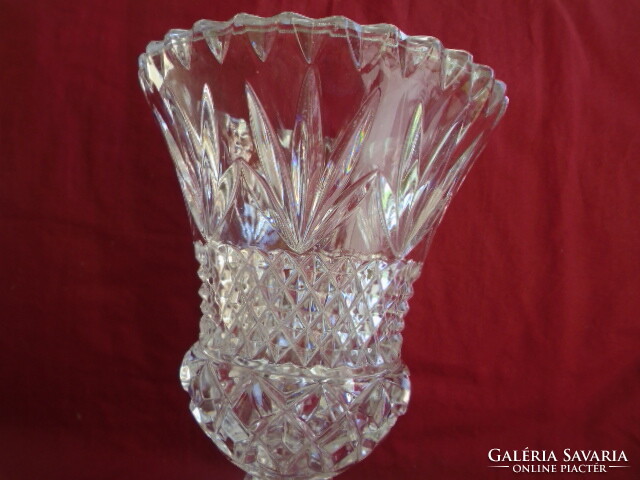 The goblet lips of a large faceted crystal vase? Flawless showcase piece with a bay mouth