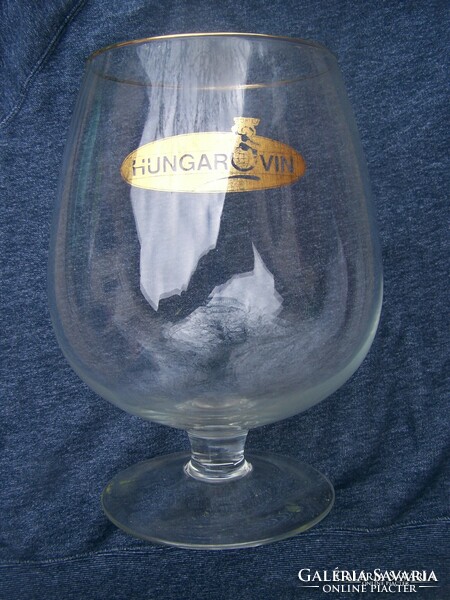 Konyakos pohár alakú retro váza 27 cm magas, "Hungarovin" aranyozott felirattal, hibátlan, ritka
