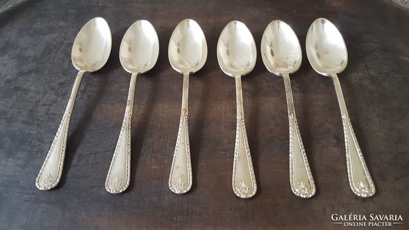 Set of 6 English silver-plated teaspoons.