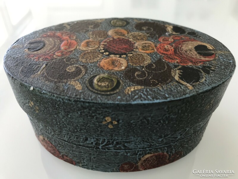Hand-painted wooden jewelry box, 11 x 8 x 5 cm