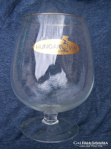 Konyakos pohár alakú retro váza 27 cm magas, "Hungarovin" aranyozott felirattal, hibátlan, ritka