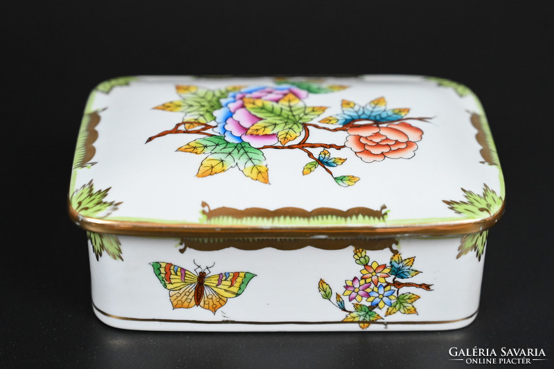 Large Herend porcelain box with Victoria pattern