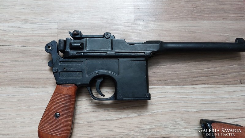 Mauser C96 tussal és tokkal